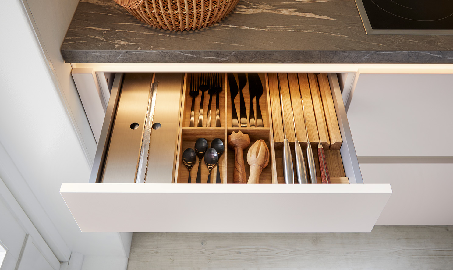 Handleless Kitchen Drawers